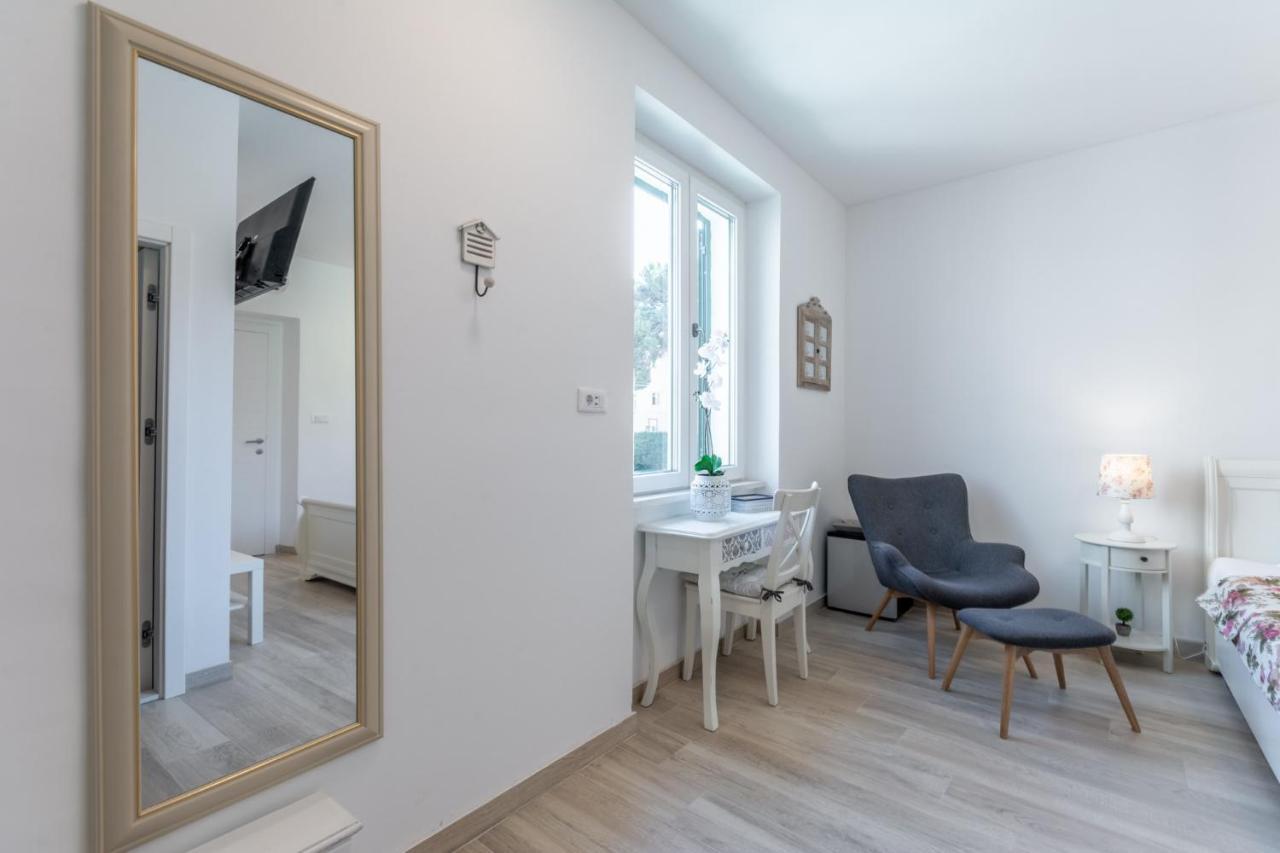 Studios & Room Poesia Split Exterior photo