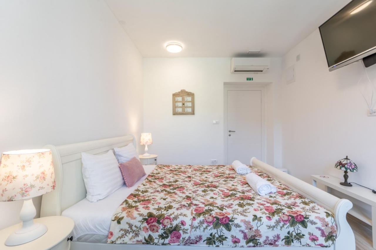 Studios & Room Poesia Split Exterior photo